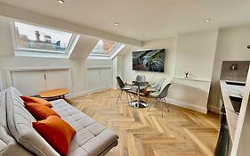 Central, Modern, Westfield, Close To Tube Station